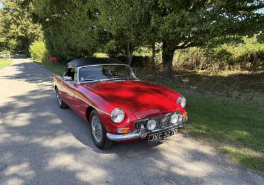 1966 MGB Roadster - Exceptional Older Restoration - overdrive